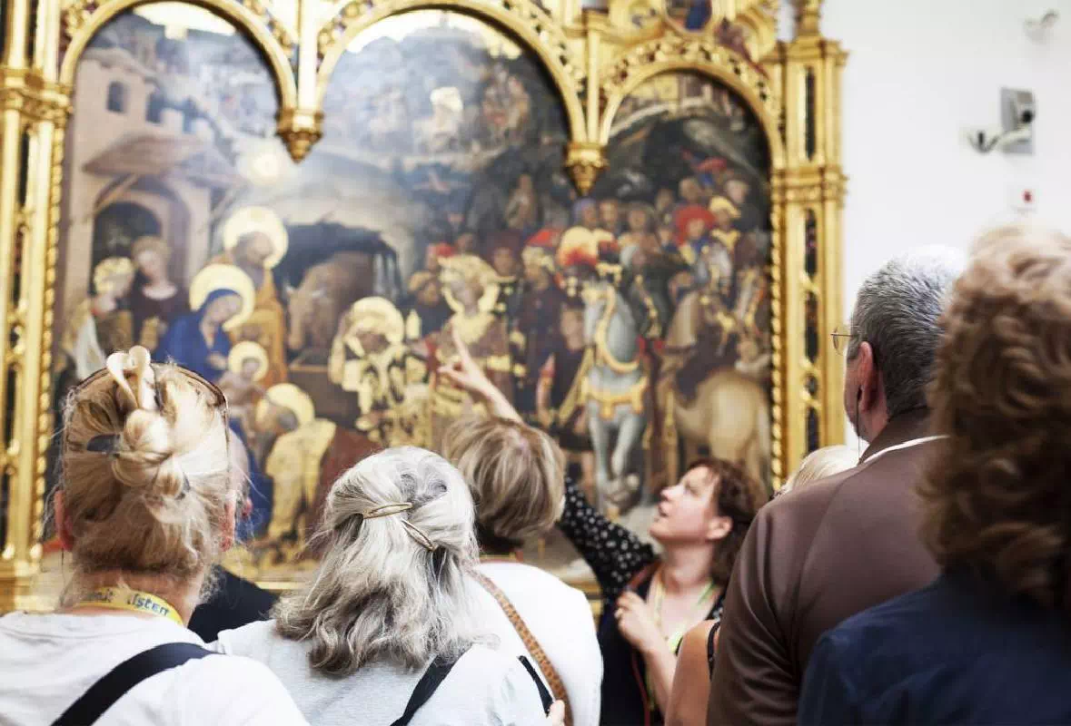 Uffizi Gallery Skip the Line Afternoon Tour with Vasari Corridor Walk 