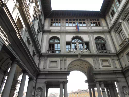 Uffizi Gallery Skip the Line Afternoon Tour with Vasari Corridor Walk 