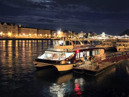 Budapest Dinner Cruise at Danube River with Live Folk Show