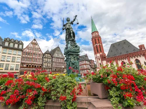 Heidelberg Guided Tour with 1-Hour Frankfurt City Sightseeing Bus Tour