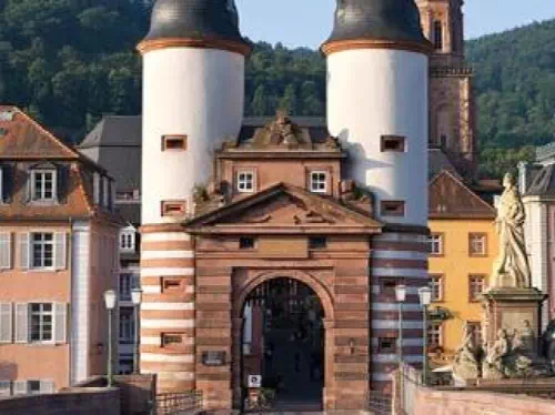 Heidelberg Guided Tour with 1-Hour Frankfurt City Sightseeing Bus Tour
