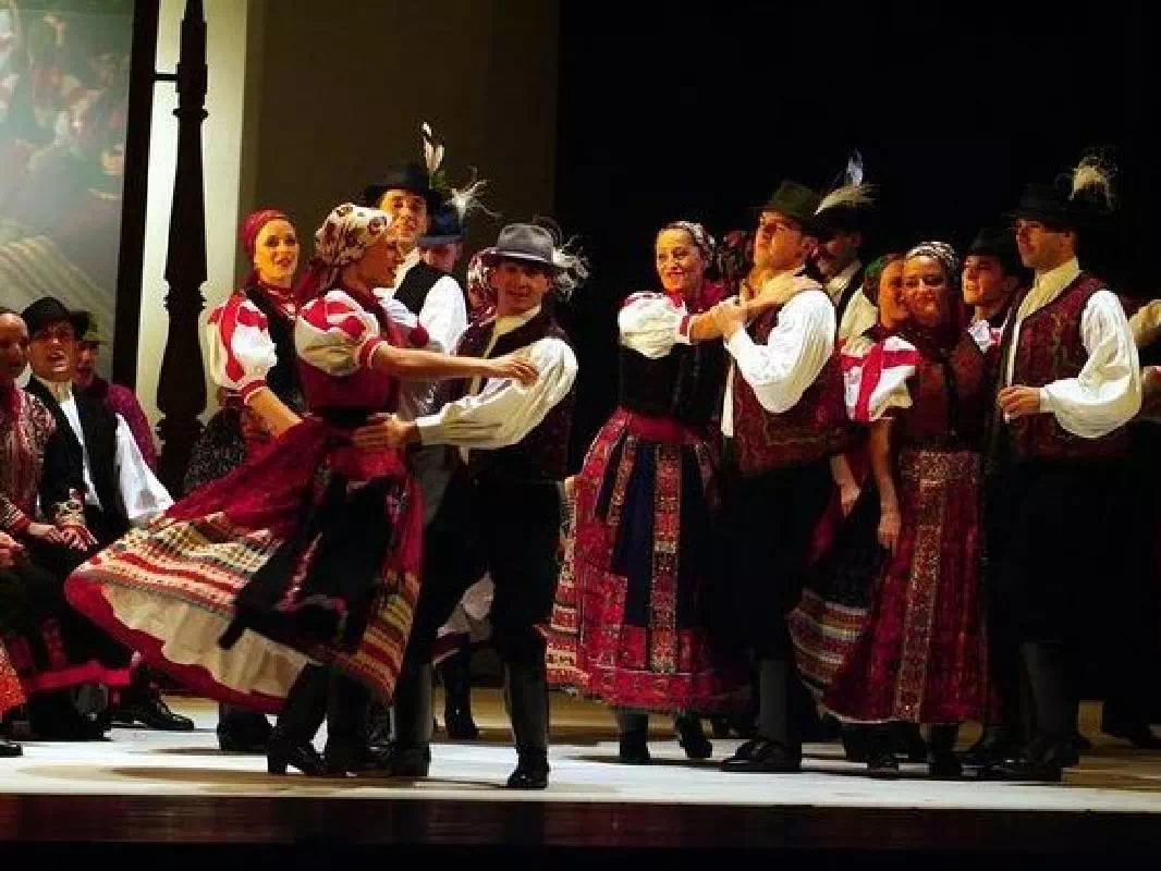 Budapest Night Tour with Dinner and Folklore Show