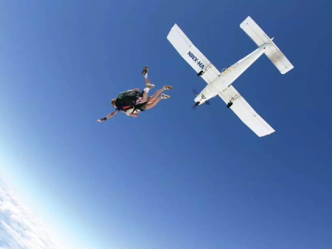Melbourne Tandem Skydive Experience Over St Kilda Beach