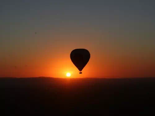 Yarra Valley Sunrise Balloon Flight with Breakfast and Pick-up from Melbourne