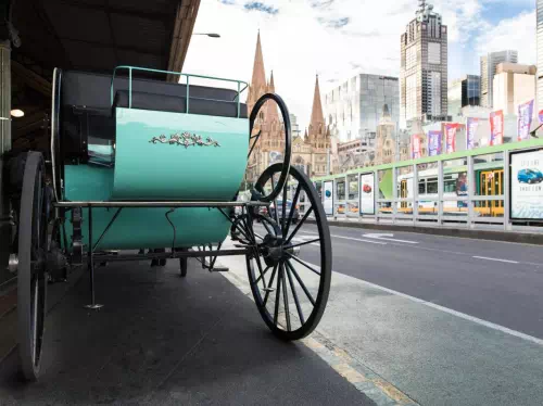 Melbourne Highlights Horse-Drawn Carriage Private Tour