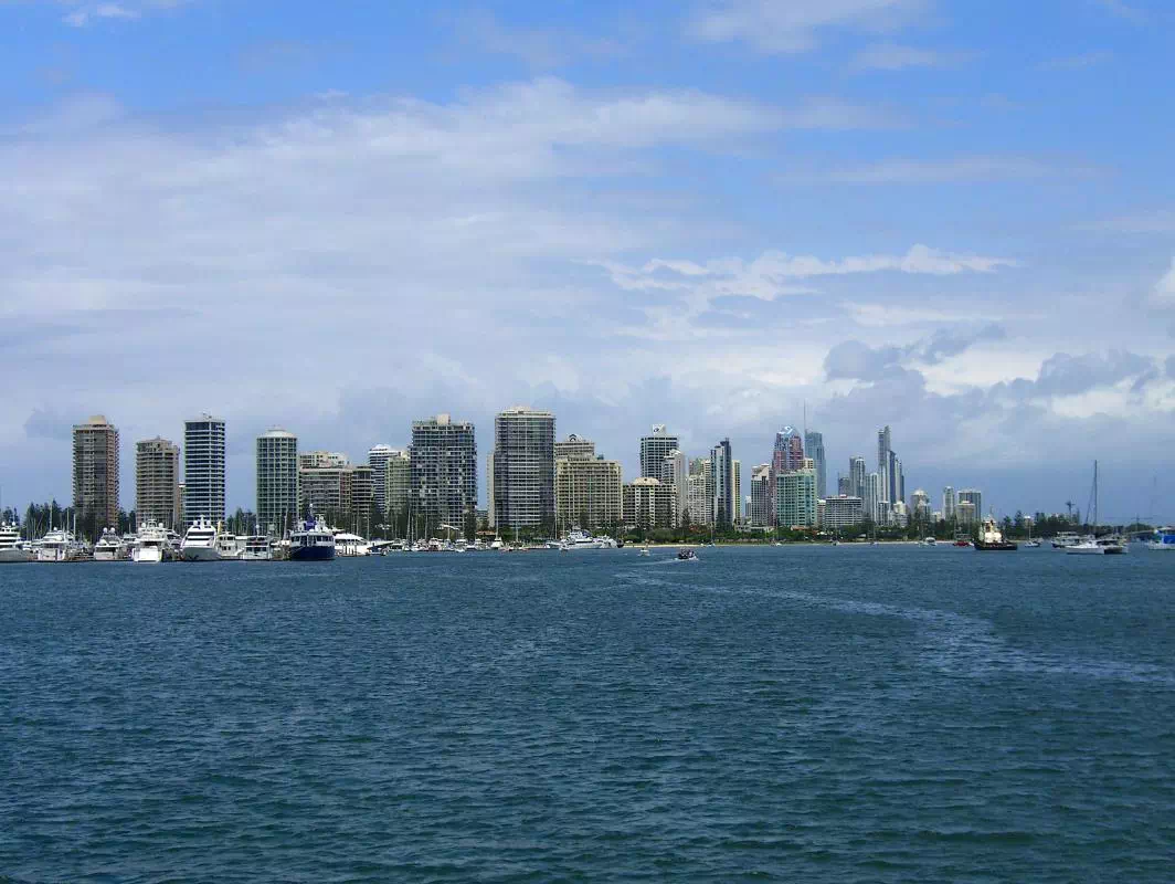 Gold Coast City Sights with Lunch Cruise and Crab Catching Experience