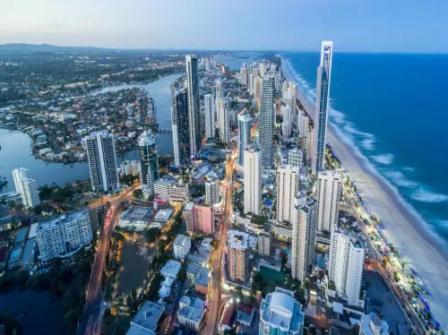 Gold Coast City Sights with Lunch Cruise and Crab Catching Experience