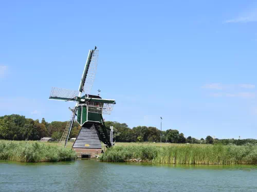 South Holland Tour with Royal FloraHolland Visit and Kaag Lake Boat Cruise