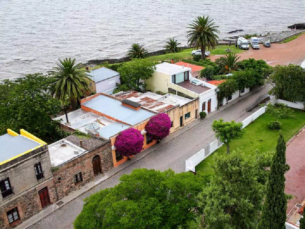 Colonia del Sacramento Walking Tour from Buenos Aires with Roundtrip Ferry