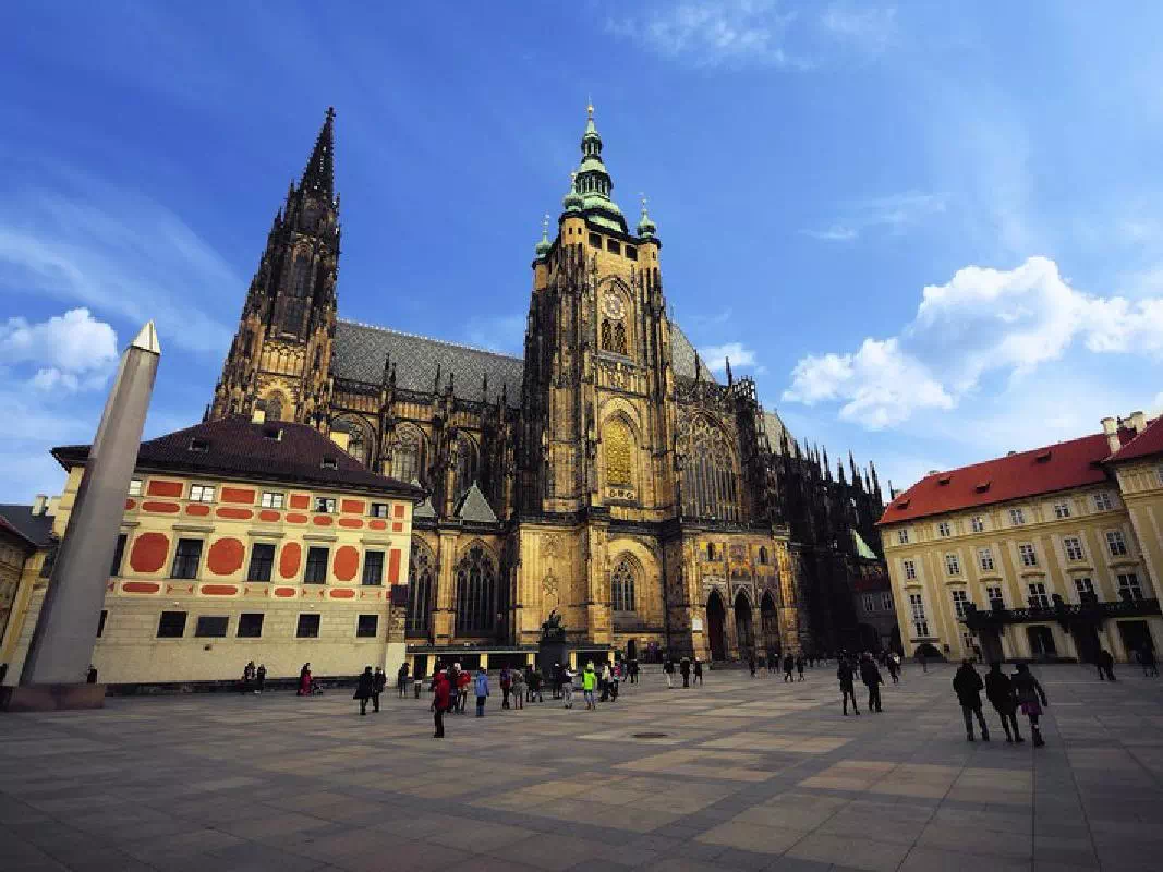 Prague Castle Tour with Royal Palace and St. Vitus Cathedral Visit