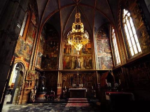 Prague Castle Tour with Royal Palace and St. Vitus Cathedral Visit