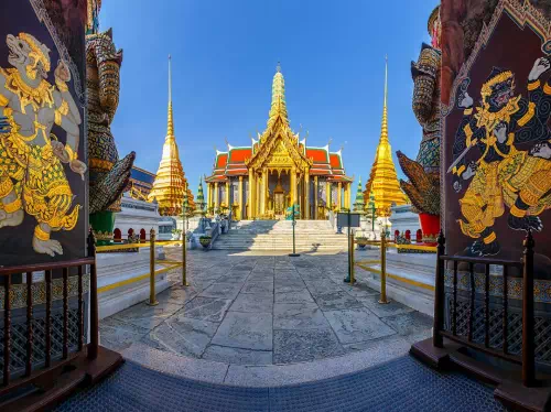 Bangkok Temple Tour with Long-tail Boat on Chao Phraya 
