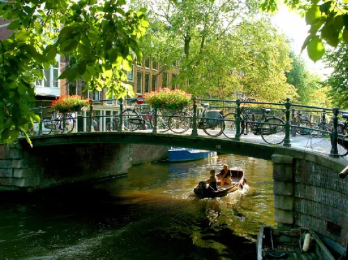 Amsterdam Guided City Sightseeing Tour