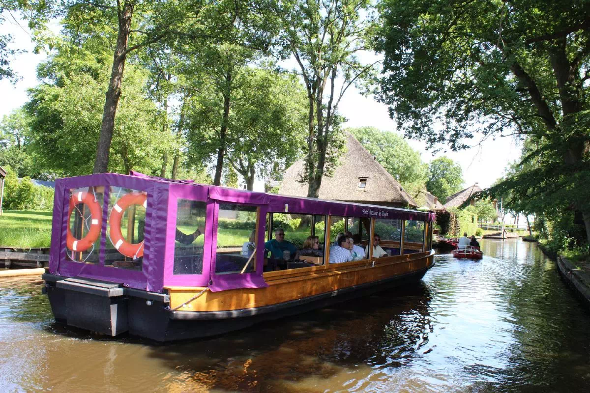 Giethoorn Full Day Sightseeing Tour from Amsterdam