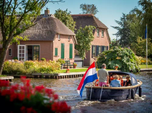Giethoorn Full Day Sightseeing Tour from Amsterdam