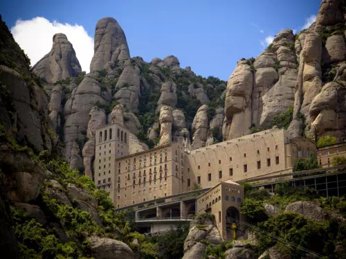 Montserrat and Codorniu Wine Cellars Tour with Optional Sagrada Familia Visit