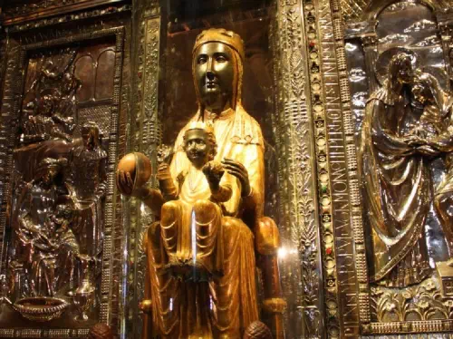 Montserrat and Codorniu Wine Cellars Tour with Optional Sagrada Familia Visit