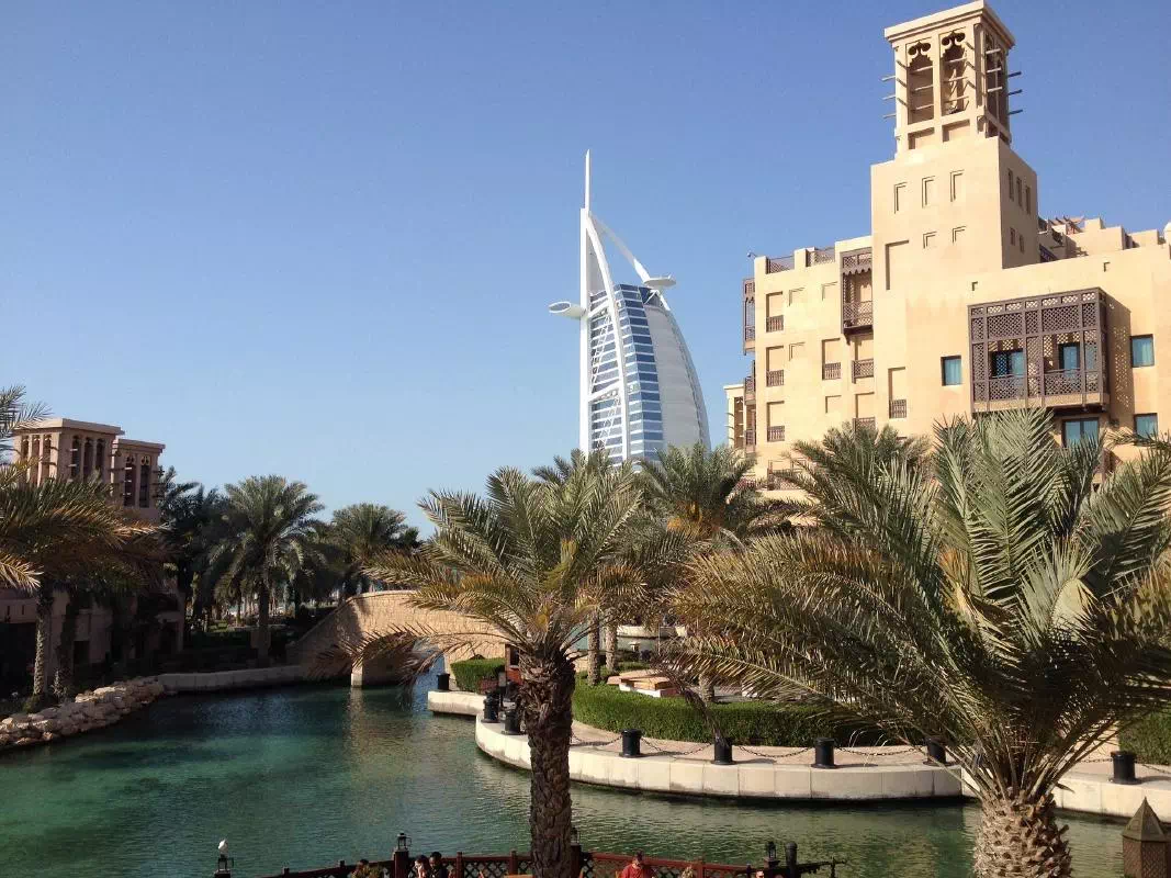 Traditional and Modern Dubai Half-Day Guided Tour with Abra Boat Ride