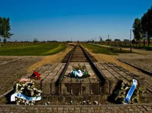 Auschwitz and Birkenau Concentration Camp and Museum Day Tour from Krakow