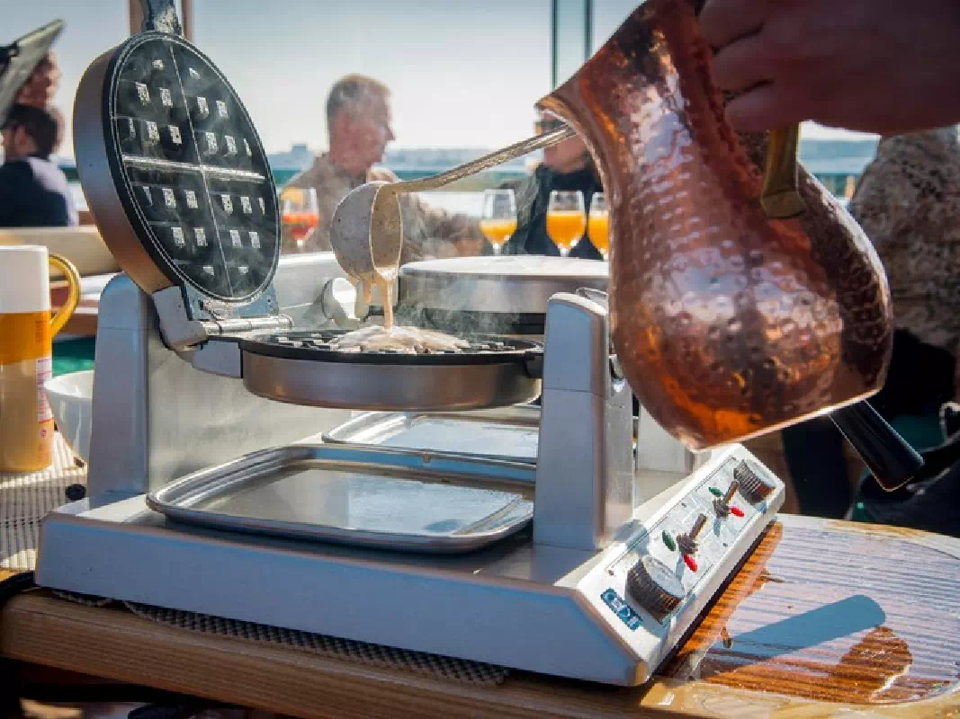 New York Harbor Brunch and Cocktail Cruise