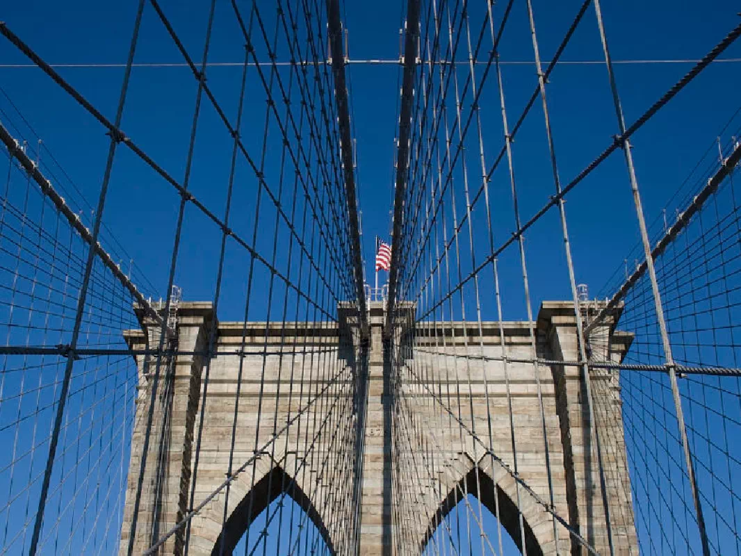 Brooklyn Bridge Bike Sightseeing Tour with Expert Guide 