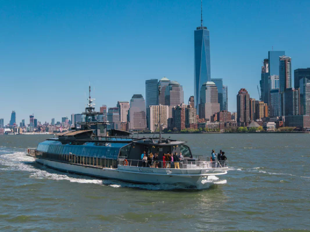 Bateaux New York Luxury Dinner Cruise