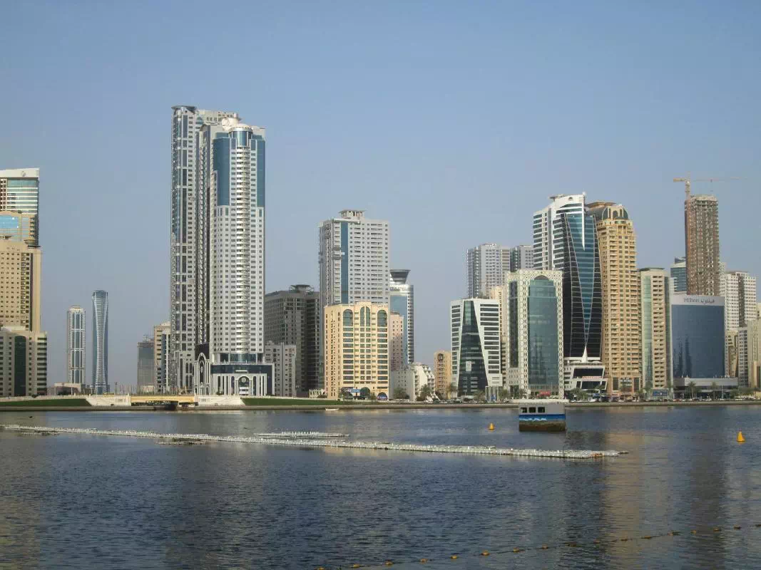 Emirate of Sharjah City Morning Tour to Mosques and Souks from Dubai