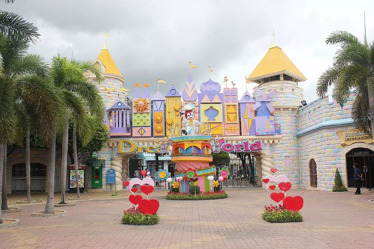 Bangkok Dream World Entry Ticket with Snow Town and 4D Adventure