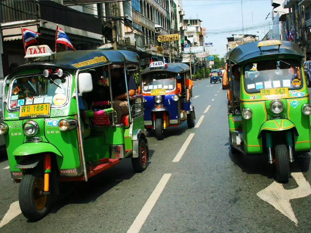 Tuk Tuk Auto Rickshaw Tour to Temples and Markets of Bangkok