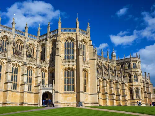 Small Group Day Tour of Windsor, Bath and Stonehenge from London