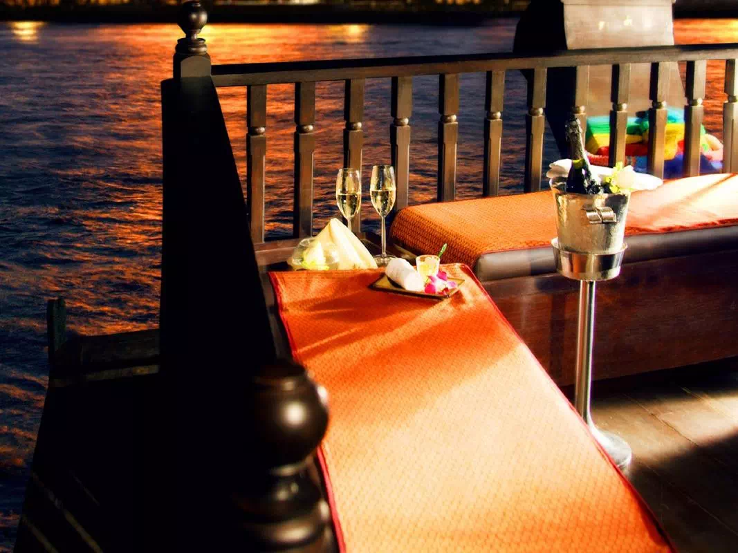 Luxury Apsara Private Dinner Cruise with Open Bar and Limousine Transfers
