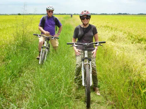 Bangkok Countryside Private Bike Tour with Temple of Phurt Udom Pol Visit