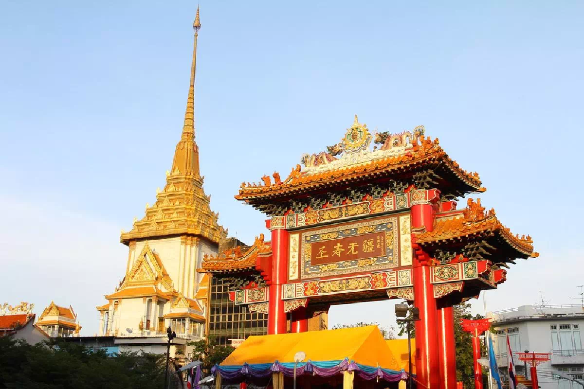 Bangkok Chinatown Small Group Food and sightseeing Tour with Rooftop Bar Visit