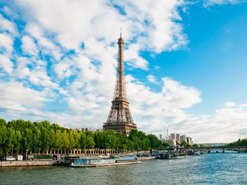 Paris Small Group Tour with Eiffel Tower Priority Access, Lunch and Seine Cruise