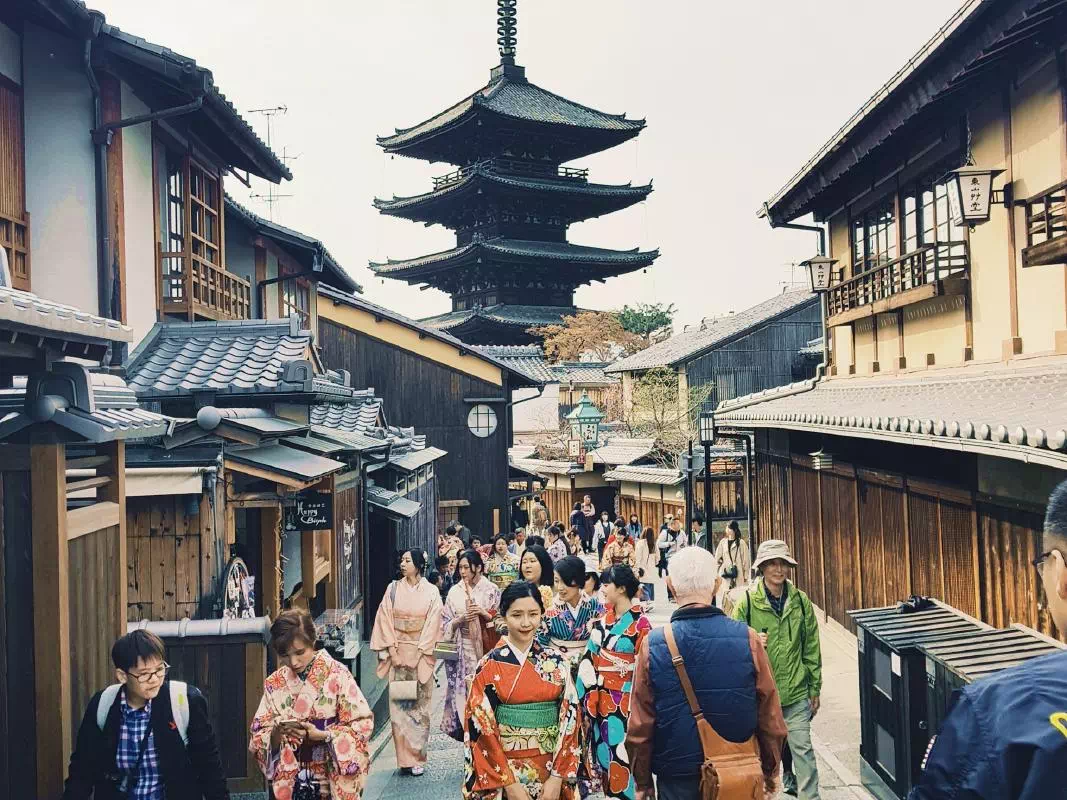 2-Day Japan Highlight Tour to Mt. Fuji, Hakone and Kyoto Roundtrip from Tokyo 