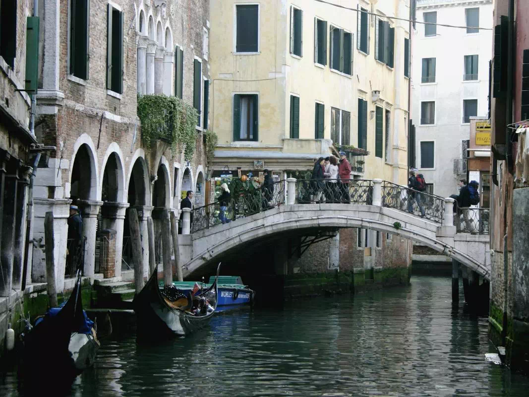 Venice Self-Guided Tour from Rome by High Speed Train with Optional Gondola Ride