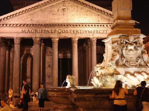 Guided Walking Tour of Rome at Night with Wine and Appetizers
