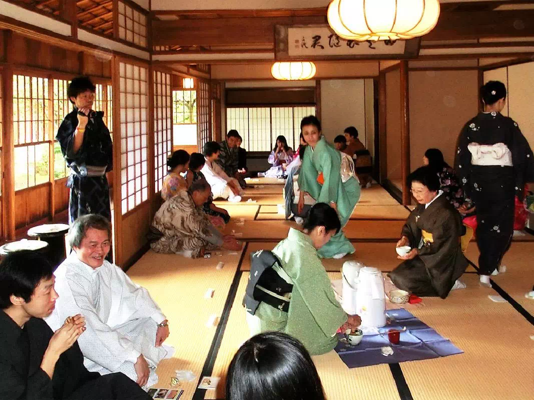 Private Tea Ceremony and Kimono Dressing Experience in Tokyo