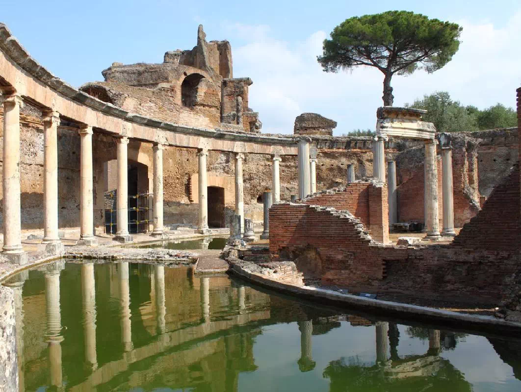 Hadrian's Villa and Villa d'Este Day Tour from Rome