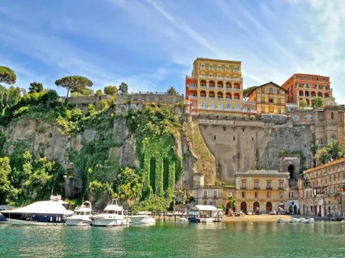 Naples, Capri, Sorrento and Amalfi 5-Day Trip from Rome with Pompeii Visit