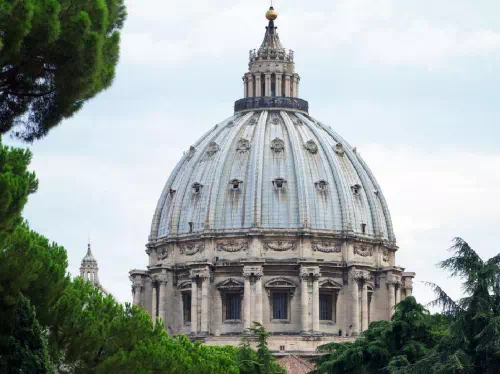 St. Peter's Basilica Tour with Fast Track Entry and Official Vatican Guide