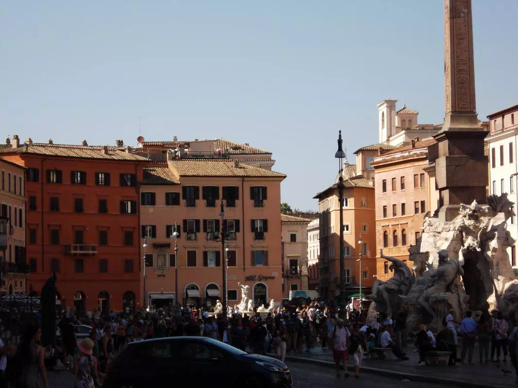 Rome Evening Walking Tour with Trevi Fountain, Pantheon Visit and Gelato Tasting