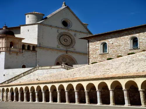 Assisi and St. Francis Basilica Full Day Trip from Rome with Lunch