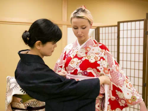 Kimono Rental and Kimono Dressing in Nihonbashi