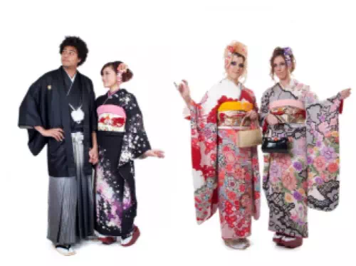 Wear Kimono in Asakusa with a Rental Dress Up Experience in Tokyo