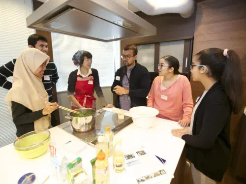 Easy and Delicious Sushi Making Lesson in Tokyo Yotsuya with English Instruction