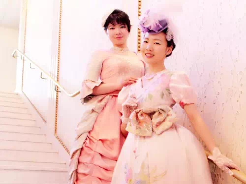 Kimono Bustle Dress Transformation with Professional Photo Shoot in Ginza