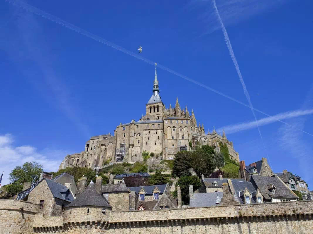 Mont Saint Michel and Christian Dior Museum 2-Day Small Group Tour from Paris