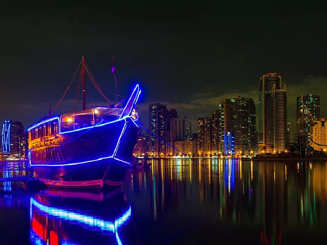Traditional Dhow Cruise with Buffet Dinner in Old Dubai with Transfer