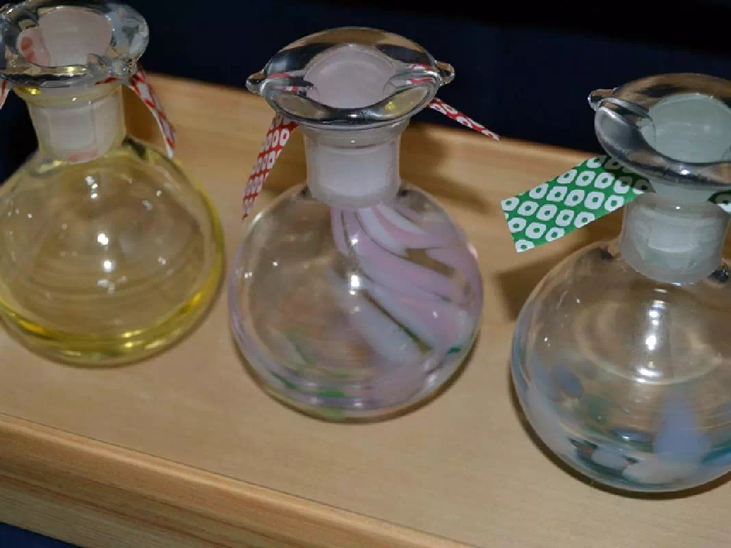 Half Day Edo Kiriko Glass Soy Sauce Bottle Making Lesson in Tokyo
